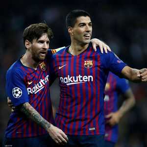 سواريز مع ميسي في صورة أرشيفية