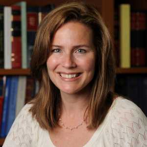 القاضية إيمي كوني باريت