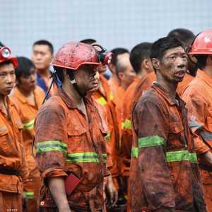 رجال إنقاذ خارج المنجم السبت