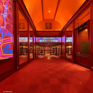 مسرح الأولمبيا يتأهب للحفل الخيري