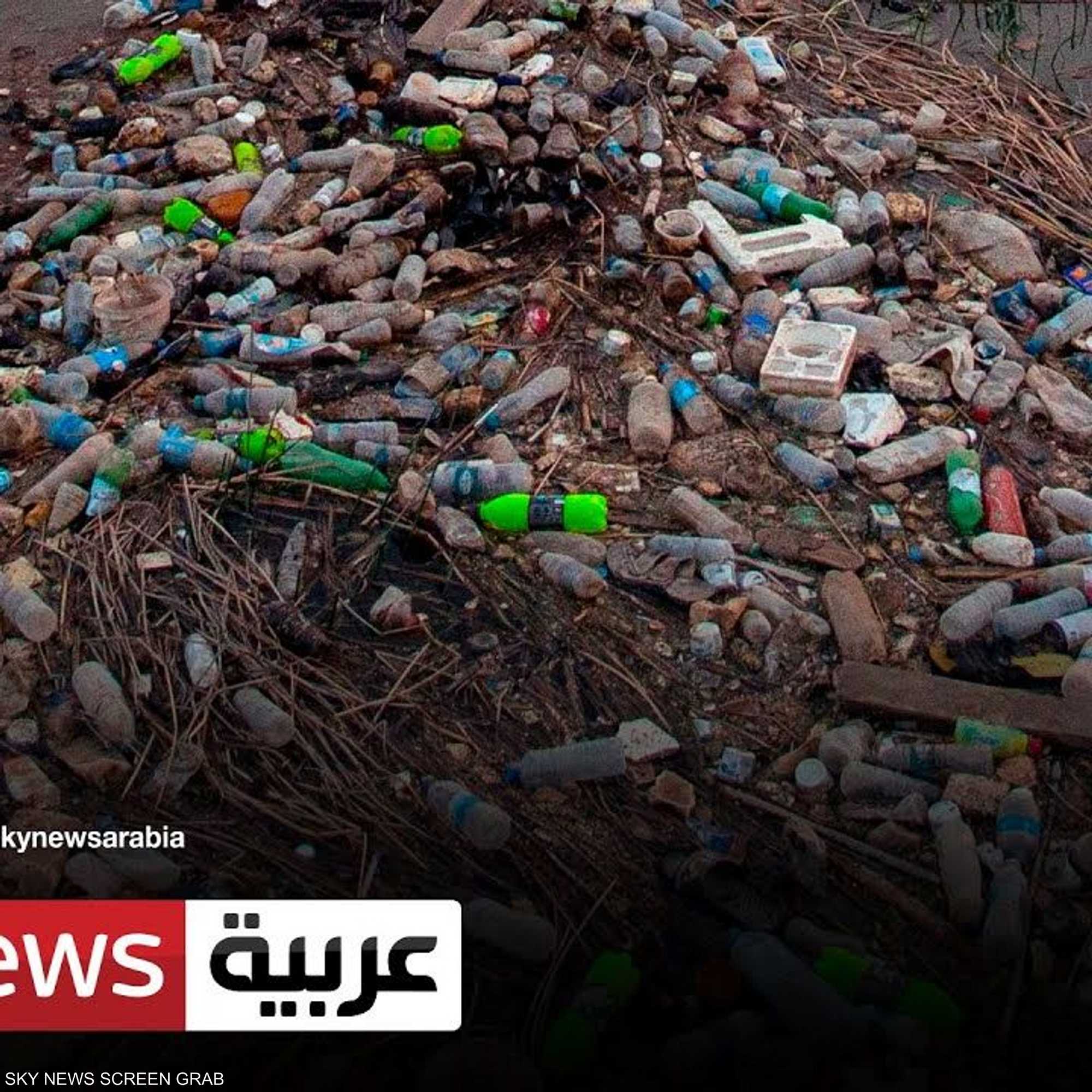 أزمة بين بلدين والسبب.. تسونامي القمامة