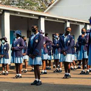 طلاب بإحدى المدارس في زيمبابوي.