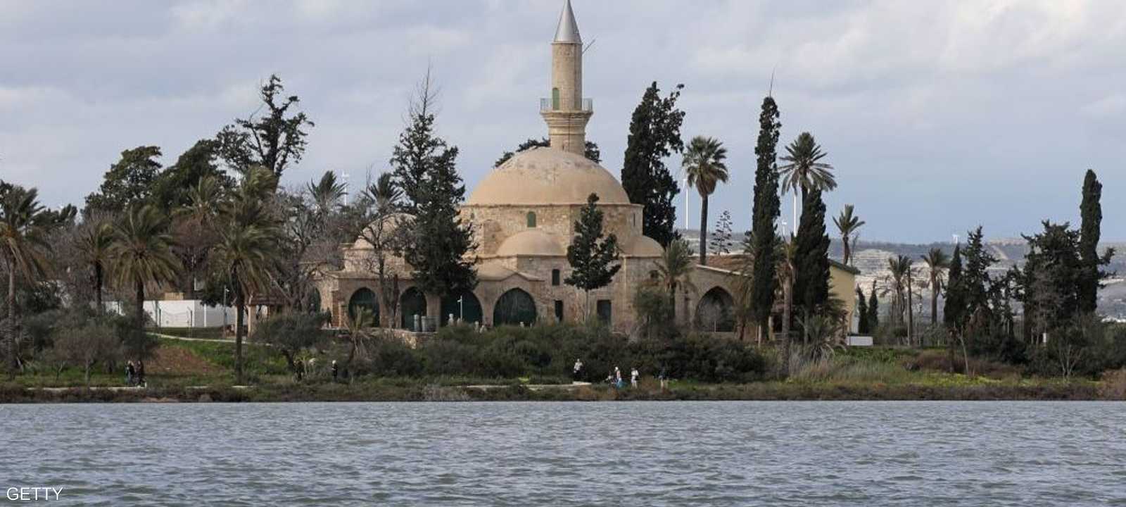 مسجد هالة سلطان في مدينة لارنكا القبرصية