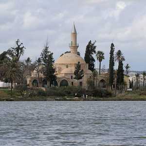 مسجد هالة سلطان في مدينة لارنكا القبرصية
