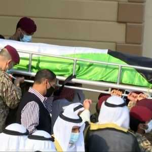 جثمان أمير الكويت الراحل ووري الثرى في مقبرة الصليبيخات