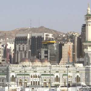 استئناف مناسك العمرة بعد توقف بسبب كورونا