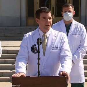 الفريق الطبي: ترامب قد يخرج من المستشفى يوم غد