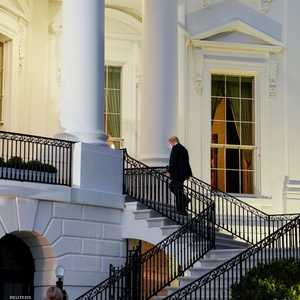 الرئيس الأميركي لدى وصوله البيت الأبيض