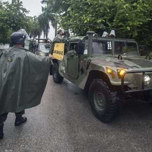 المكسيك تدفع الجيش لمواجهة الإعصار دلتا