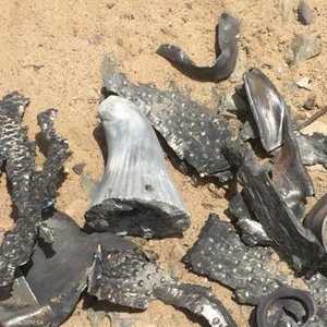 أرشيفية لبقايا صاروخ حوثي أطلق باتجاه السعودية في وقت سابق