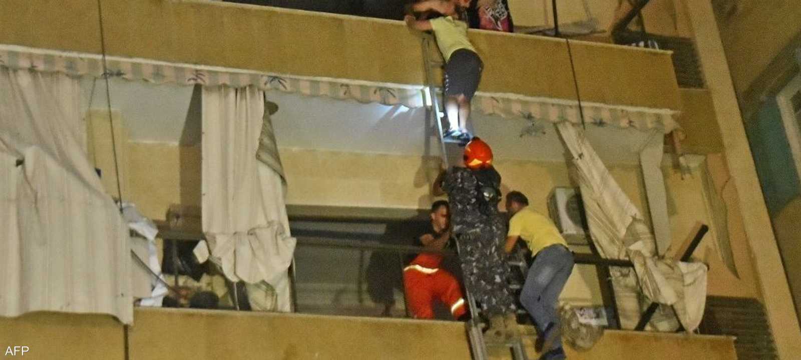 عمدت الأجهزة الأمنية إلى إقفال الطرقات المؤدية إلى المنطقة