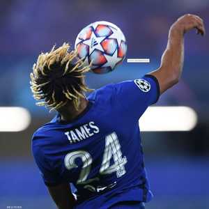 ريس جيمس واستقبال للكرة بالرأس