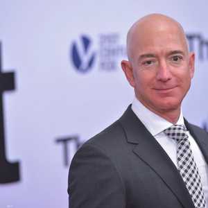 تصدر مؤسس شركة أمازون جيف بيزوس القائمة