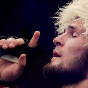 حبيب نور محمدوف يبلغ من العمر 32 عاما