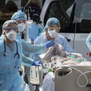 عناصر من طاقم طبي في فرنسا