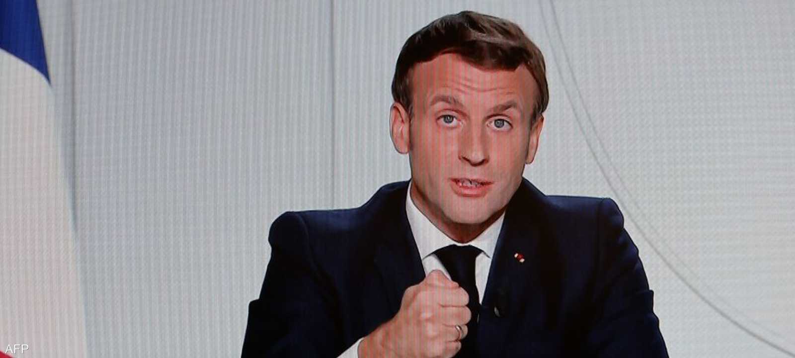 قال ماكرون إنه اعتبارا من الجمعة ستغلق الحانات والمطاعم