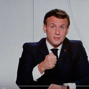 قال ماكرون إنه اعتبارا من الجمعة ستغلق الحانات والمطاعم