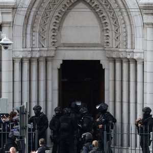 شهدت مدينة نيس جنوبي فرنسا حادثا إرهابيا تم فيه قتل 3 أشخاص