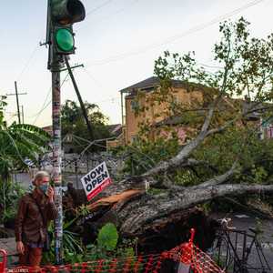آثار الإعصار زيتا
