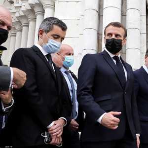 الرئيس ماكرون برفقة وزير داخليته ووزير العدل ومحافظ نيس