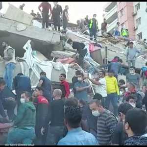 زلزال تركيا يوقع عشرات الضحايا