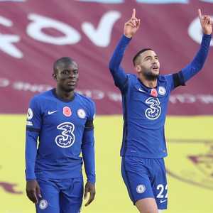 المغربي زياش محتفلا بهدفه.