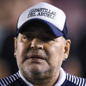 أسطورة كرة القدم الأرجنتيني دييغو مارادونا