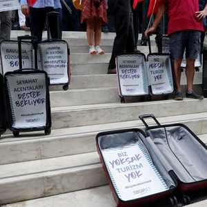 "الحقائب الفارغة" احتجاج بسبب تدهور قطاع السياحة في تركيا