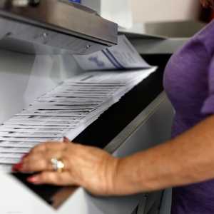 أصوات البريد سببت أزمة في انتخابات الرئاسة الأميركية