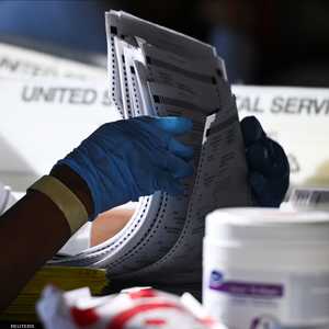 ترامب يتقدم بفارق طفيف في جورجيا