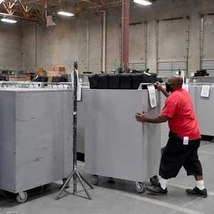 الأصوات البريدية لا تزال تتدفق على ولاية نيفادا.