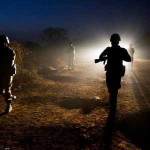 يحذر متابعون من ارتفاع خطر اندلاع حرب أهلية