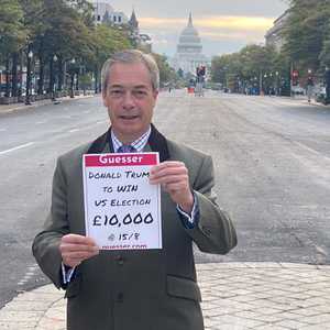 نايجل فاراج راهن بـ10 آلاف جنيه على فوز ترامب