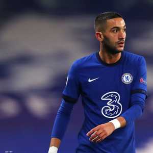 زياش بقميص البلوز.