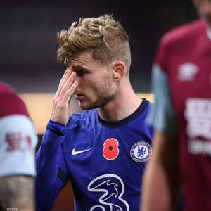 زهرة الخشخاش تزين صدور نجوم البريميرليغ.