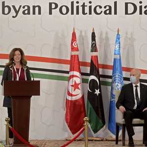 المبعوثة الأممية ستيفاني ويليامز والرئيس التونسي قيس سعيد