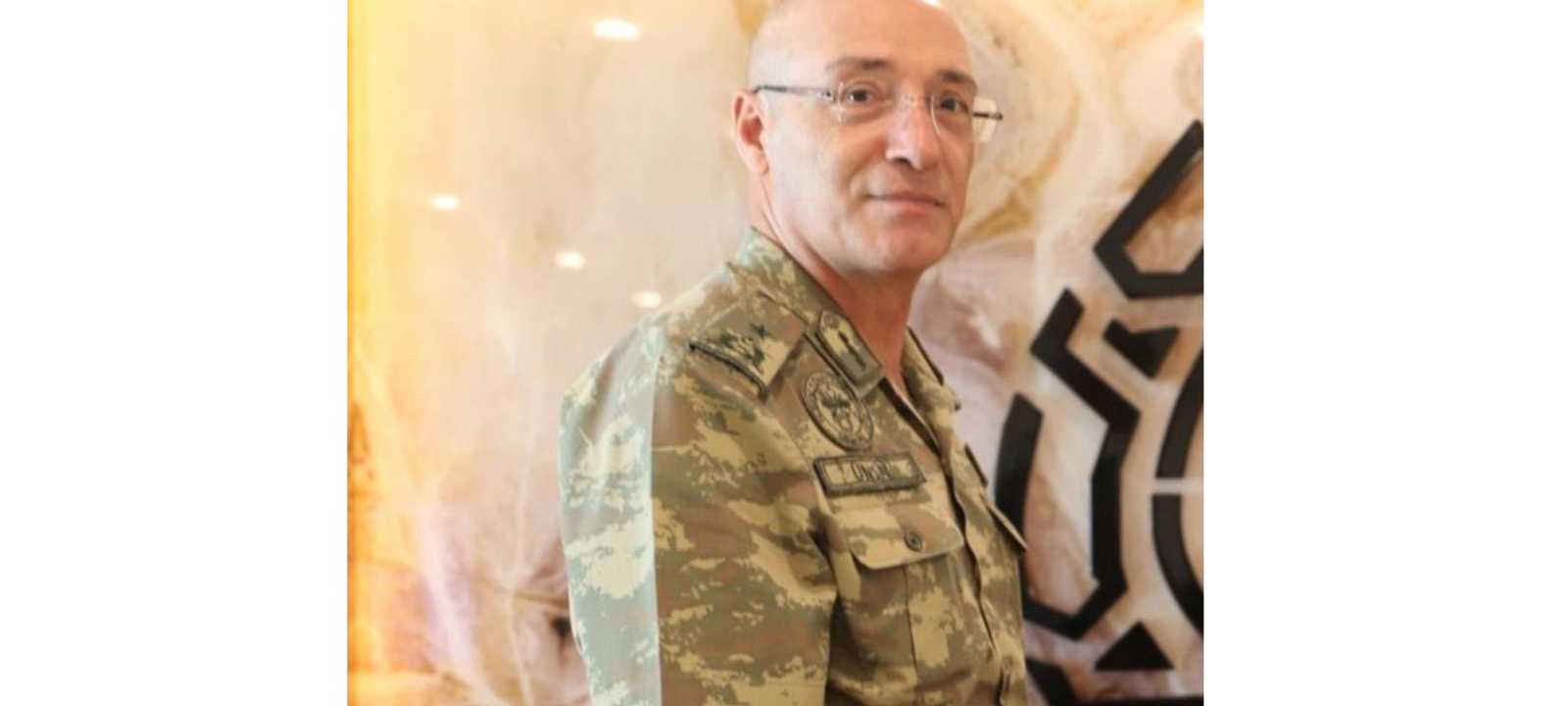 الجنرال أونسال له سجل لا يؤهله للاحتفاظ بمنصبه.