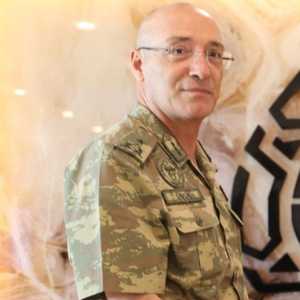 الجنرال أونسال له سجل لا يؤهله للاحتفاظ بمنصبه.