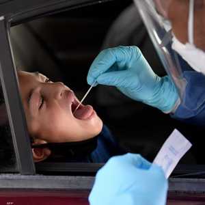 يكافح العالم لوقف تفشي فيروس كورونا.. أرشيفية