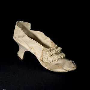 حذاء ماري أنطوانيت