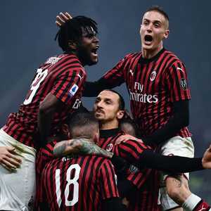 زلاتان قدم هدية ثمينة لزملائه في ميلان