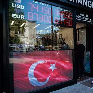 الليرة التركية تسجل تراجعا جديدا أمام الدولار