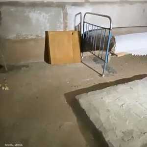 الغرفة التي احتجز بها الطفل