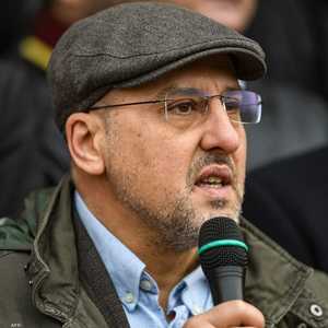 رفع الدعوى أمام المحكمة الصحافي أحمد سيك
