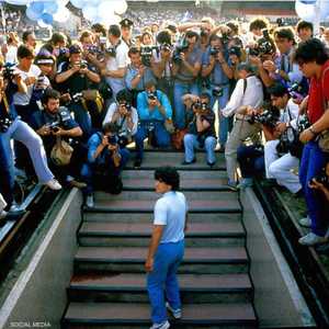 مارادونا.. شهرة بلغت عنان السماء