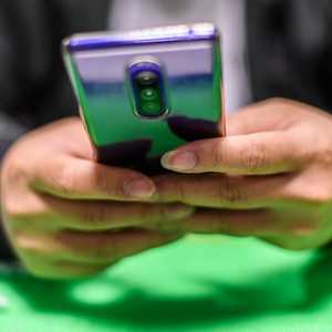 دراسة تكشف العلاقة بين استخدام الهواتف والصحة العقلية