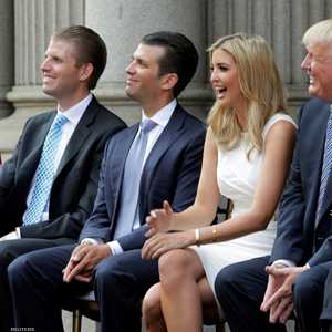 إيفانكا تتوسط والدها وشقيقيها جونيور وإريك