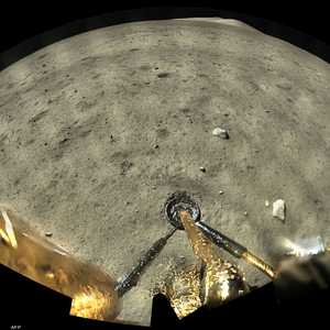 صورة التقطها المسبار الصيني لسطح القمر