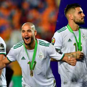 ديلور (أقصى اليمين) أحرز كأس أمم أفريقيا مع الجزائر في 2019