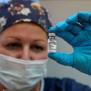 يُحقن لقاح (سبوتنيك في) الروسي على جرعتين.